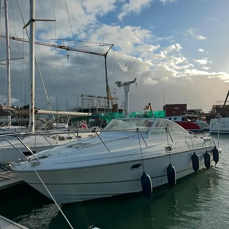 Botel An Unusual Night On A Boat La Rochelle (Charente-Maritime)